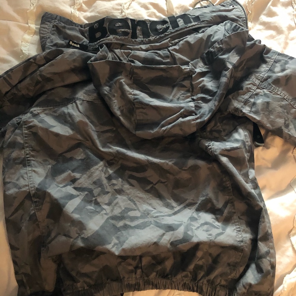 Men’s Bench Jacket - Picture 2 of 4